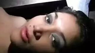 جمال عربي ثمل يتم ممارسة الجنس الجماعي معه من قبل شباب في دبي