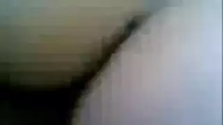 دفعة شرجية قاسية: تمزيق الملابس السفلية وملئها