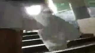 إباحية تصوير تحت التنورة: مطاردة وتصوير أرداف مثيرة