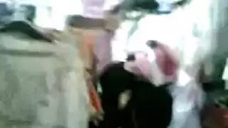 سعودي ينيك منقبة في محل الملابس إباحية جماعية صعبة