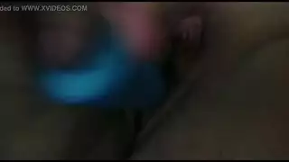 سوكي وصديقتها تستقبلان قضيبًا أستراليًا ضخمًا