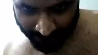 هاردكور بدائي: الفحل الهندي المسمر يضرب بقوة