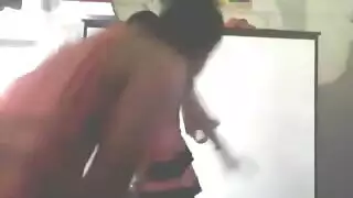 لعب في لحمام