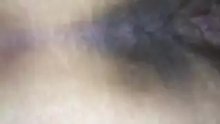 ميلف لاتينا راكعة تعطي مصة لمص قضيب أسود كبير قبل جنس عنيف
