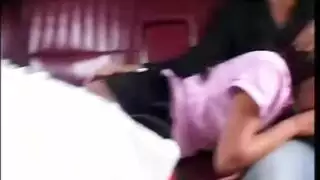 اختيار فتاة صغيرة للعمل الصريح بجانب السرير