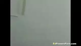 لاتينا مفلسة تحصل على إيداع سياسي سميك