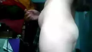 حامل ومثيرة لقضيب عملاق في أحلامها الجنسية