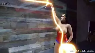 قضيب عملاق يوسع فتحة الشقراء أليكسيس فوكس الضيقة في فيلم إباحي