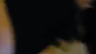 لقاء كيارا لين الثنائي: من حب القضيب الضخم إلى مداعبة فرج فتاة أصغر