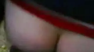 بنت دينية تتفجر شهوة: جنس قوي والحجاب على رأسها