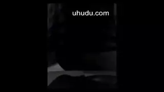 شابة مثيرة تمارس الجنس مع رجل غامض في فيلم بورنو خام