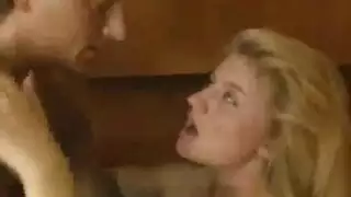 كوري إيباحي رضع صدر