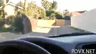 مراهقة صغيرة تتعرض لنكاح مهبلها الضيق