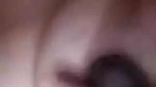 أسطورة البورنو تحصل على مهبلها المبلل مضروباً بقضيب سميك
