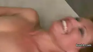 بنت شهوانية نسخن على شاب