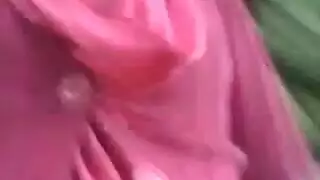 سيجارة حشيش قبل المواجهة: تدخن حشيشاً ثم تُمارس الجنس على وجهها وتُغطى بالسائل المنوي
