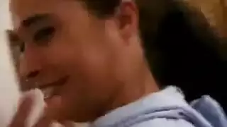 الجمال الأسمر يُضاجع بقوة في الدش على أنبوب للكبار