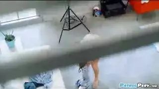 حركة مثلثة ساخنة: إيفلين ستون تأخذ قضيبين