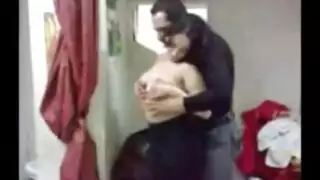 الجميلة السورية لونا تتعرض لجماع عنيف ومص عميق في مشهد مصري إباحي