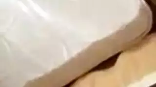 دخول خلفي عنيف على مرتبة زوجة مصرية مثيرة