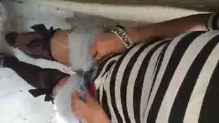 رجل جائع للشرج يستأجر فتاة نحيلة لاختراق شرجي مكثف