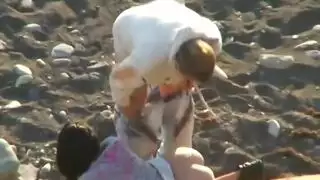 راجل أقرع بينيك سيده جميله في سياره مرسيدس بليل