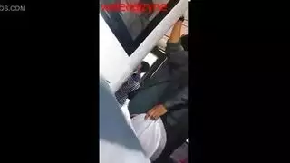 فتاة محجبة تتعرض لجماع خفي في حافلة مزدحمة