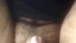 حلب قوي في جوارب غارقة