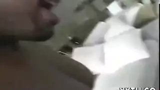 أمي الساخنة ملكة خشب الأبنوس الهواة