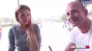 نكاح القوة: دفع كس ضيق لمراهقة