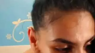 ديلدو كبير يمارس الجنس مع عاهرة مستعدة