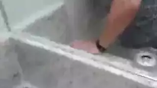 سكس عربي صعب: بنت تخدم حبيبها في جماع واقف سريع