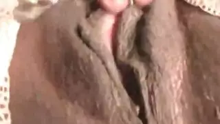 اخته وهي مش