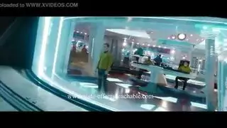 أليس تفتح ساقيها وتدلك فرجها المبلل