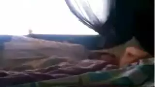 مص قضيب تحت طاولة الطعام سنوات