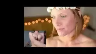 شقراء نمشة في مشهد إدخال قبضة اليد ودفق السوائل في حفلة جنس