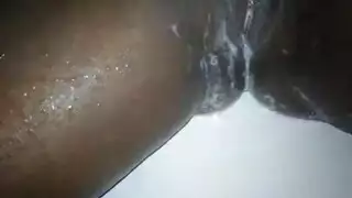 فرجها الزلق يمكنه تحمل أي قضيب