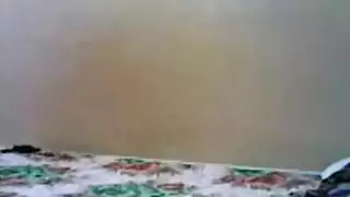 عربية قحبة كام تنك بقوة وتئن بصوت عال