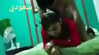 أم عربية كبيرة الطيز تمارس الجنس بعمق في مشهد إباحي
