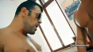 محجبه صغيره تخلع الحجاب وتتبعبص وتتناك للخصاوي
