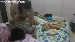 رئيس مثار يدك مؤخرة الخادمة الكبيرة علاقة سرية إباحية