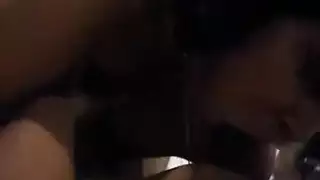 ربة منزل مثارة تتوق للقضيب الهندي تُملأ بالسائل المنوي