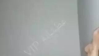 أنين النشوة العالي للفتاة المغربية أثناء الفعل الإباحي الخشن