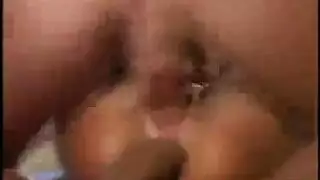 شرموطة سمراء تتفشخ نيك في طيزها و كسها في جنس شرجي ومهبلي صارخ