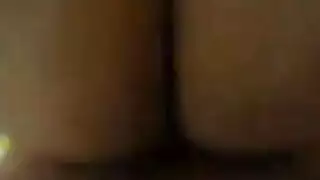 عاهرة القميص الأحمر تُدفع مقابل جنس صعب ومص عميق