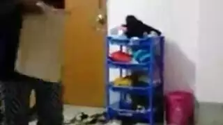 فتيات مع كلاب