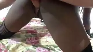 قضيب صلب فاتح يضرب فرج أسود في مقطع صريح