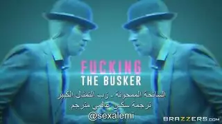 جنس علني قوي: قضيب التمثال الكبير يملأ السائحة