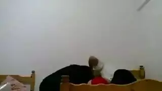 استغل غياب أهله وجاب صحبته نكها في طيزها