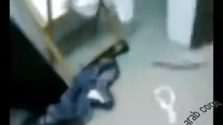 جلسة قاسية من مص القضيب والقذف داخل المهبل